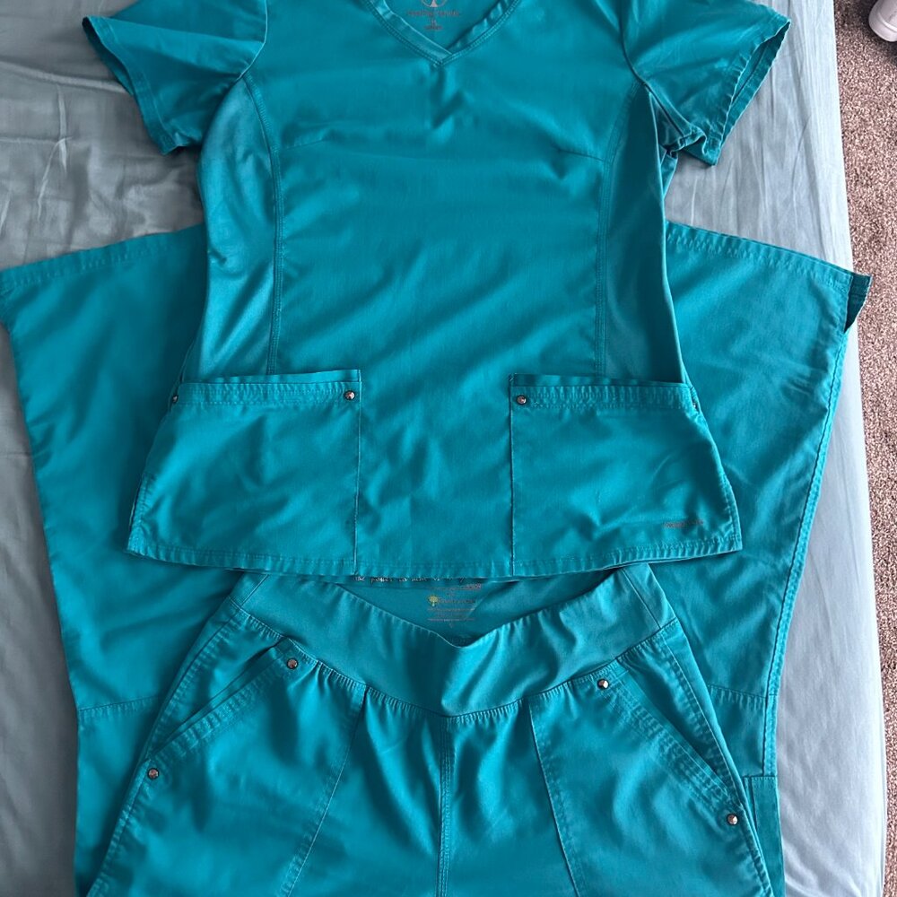 Teal Green Healing Hands Scrubs set Women's size small/medium